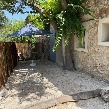 La Parenthese Du Var - Chambre D'Hotes Petits Dejeuners Inclus Et Terrasse Ombragee Saint-Antonin-du-Var Dış mekan fotoğraf