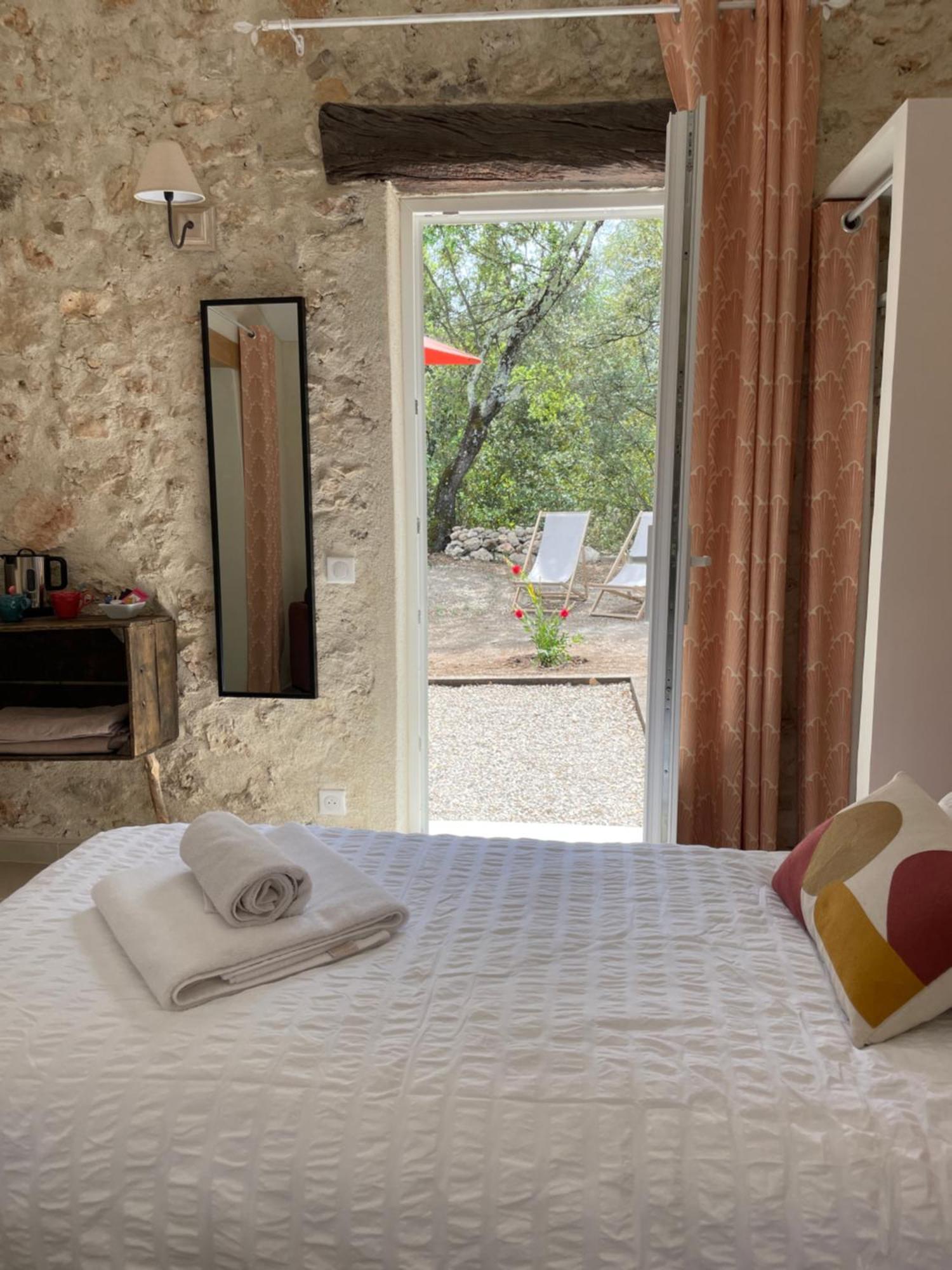 La Parenthese Du Var - Chambre D'Hotes Petits Dejeuners Inclus Et Terrasse Ombragee Saint-Antonin-du-Var Dış mekan fotoğraf