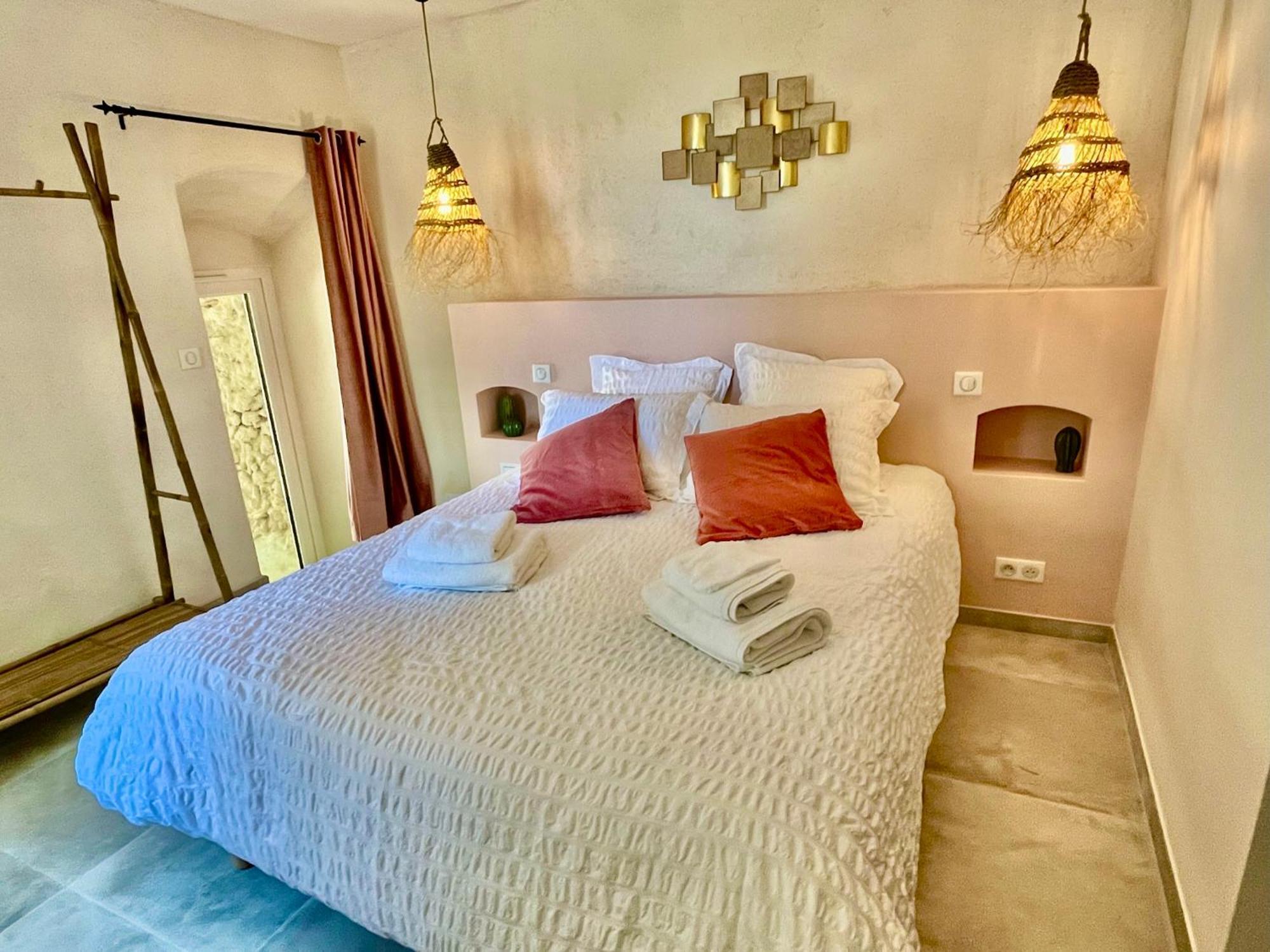 La Parenthese Du Var - Chambre D'Hotes Petits Dejeuners Inclus Et Terrasse Ombragee Saint-Antonin-du-Var Dış mekan fotoğraf